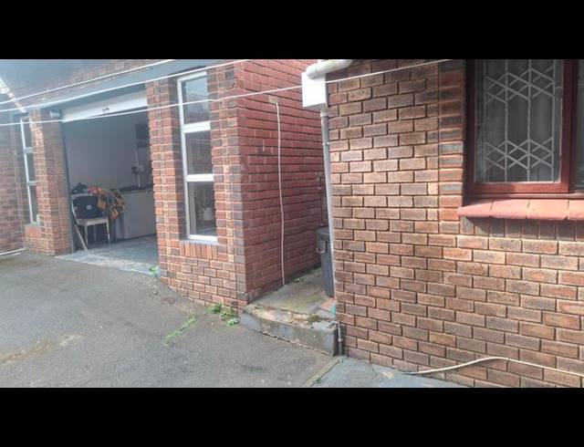 2 BEDROOM PROPERTY TO RENT IN BAYVIEW
